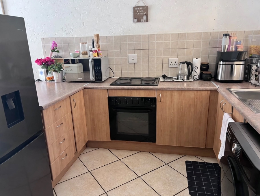 2 Bedroom Property for Sale in Waterval East North West